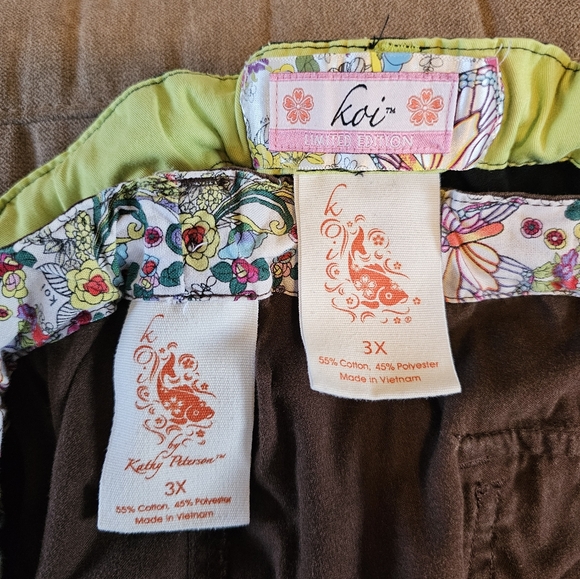 Koi cargo scrub pants - Picture 3 of 3